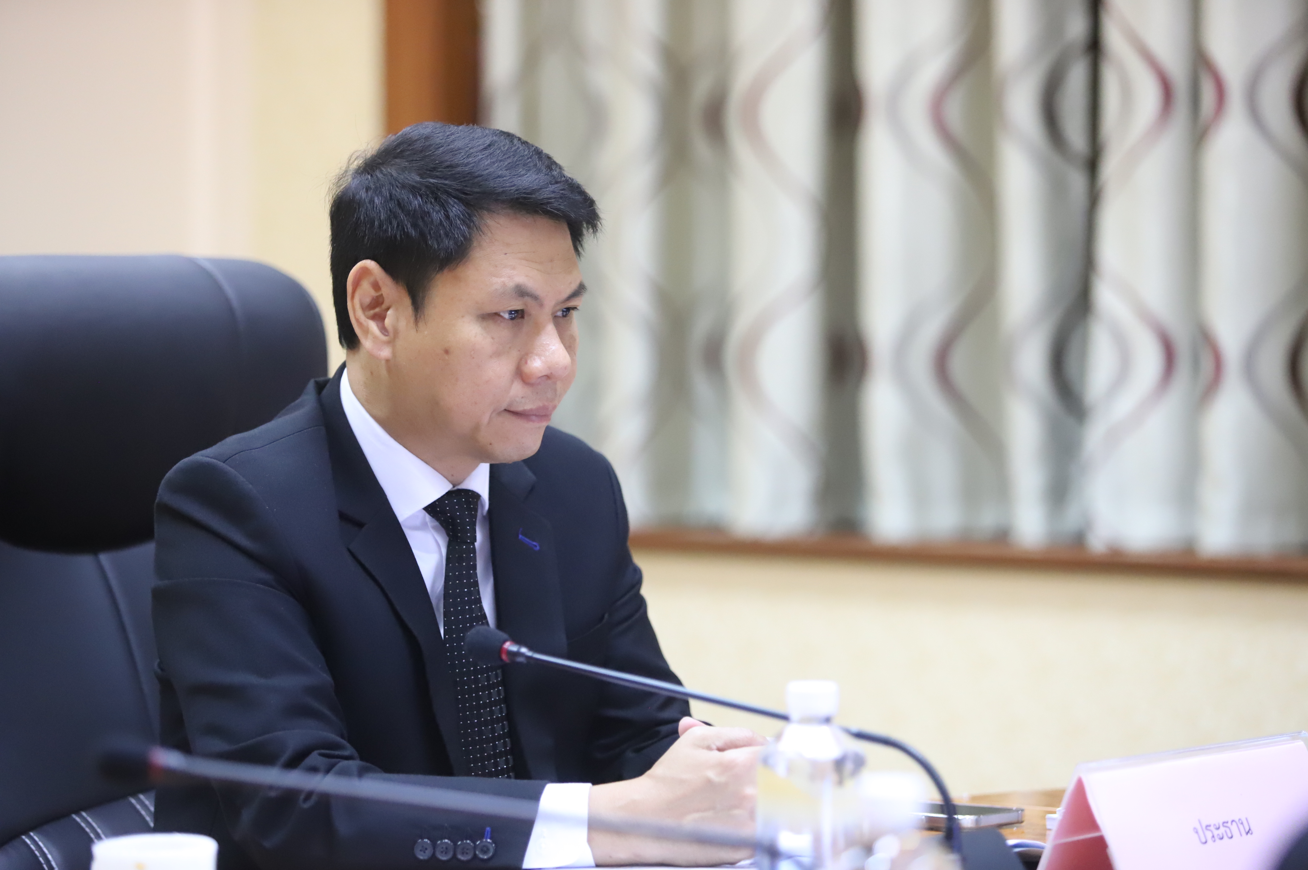 title - ส.ป.ก. ประชุมคณะอนุกรรมการพิจารณาการให้ความยินยอมหรืออนุญาตการใช้ประโยชน์ที่ดินในเขตปฏิรูปที่ดิน ครั้งที่ 4/2568